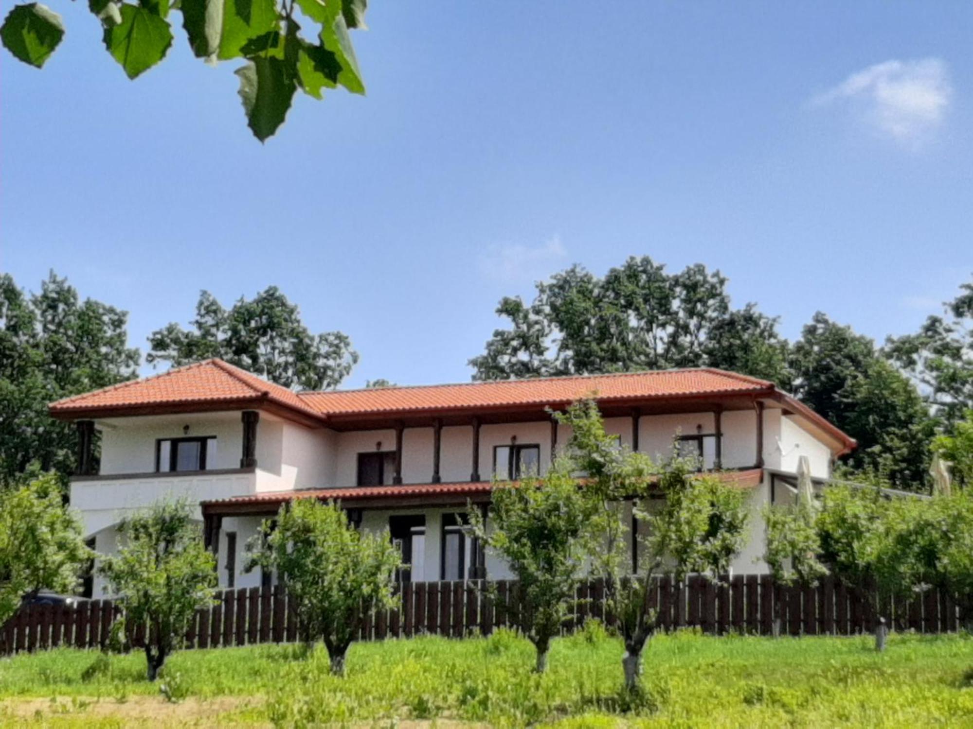 Pensiunea Emelys, Iasi Barnova Exteriér fotografie