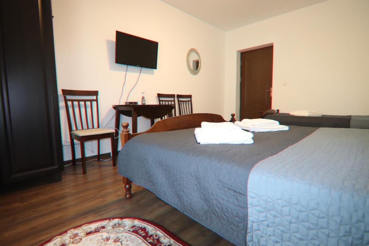Pensiunea Emelys, Iasi Barnova Exteriér fotografie