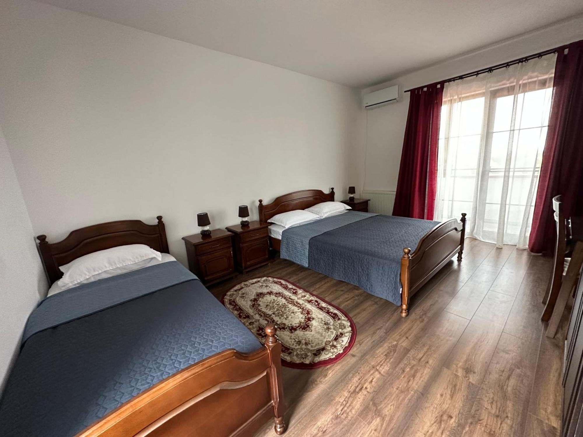 Pensiunea Emelys, Iasi Barnova Exteriér fotografie