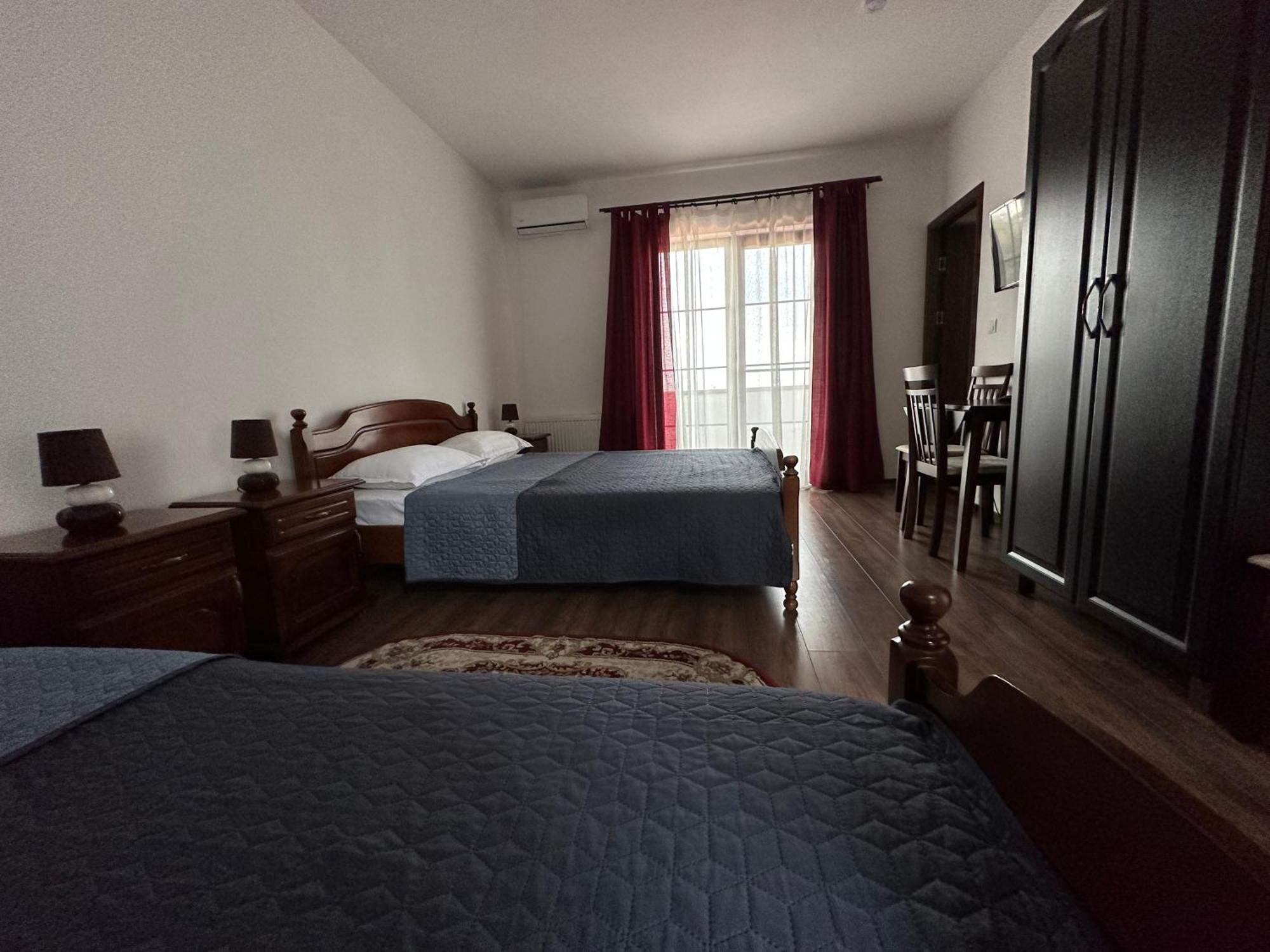 Pensiunea Emelys, Iasi Barnova Exteriér fotografie