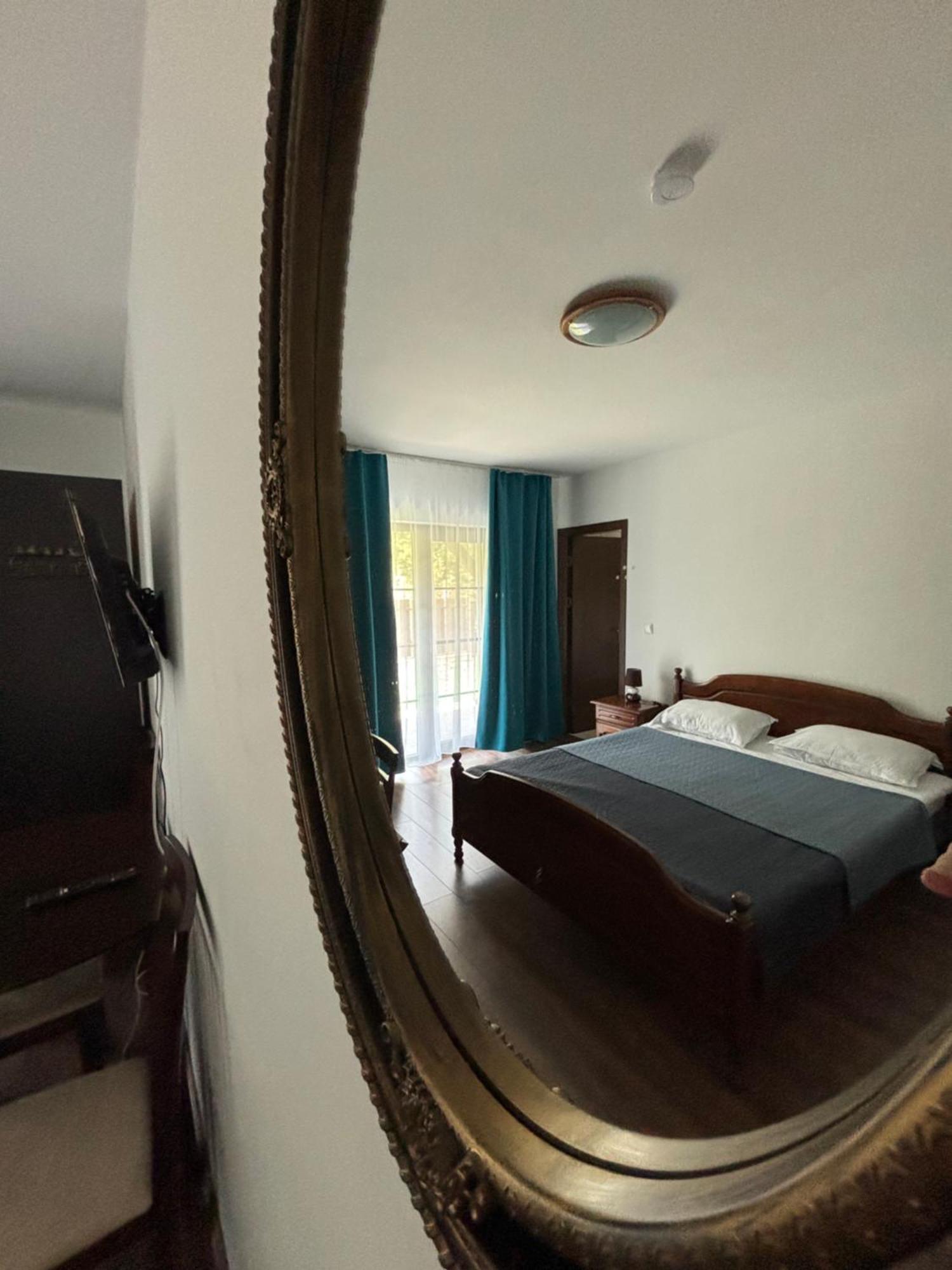 Pensiunea Emelys, Iasi Barnova Exteriér fotografie