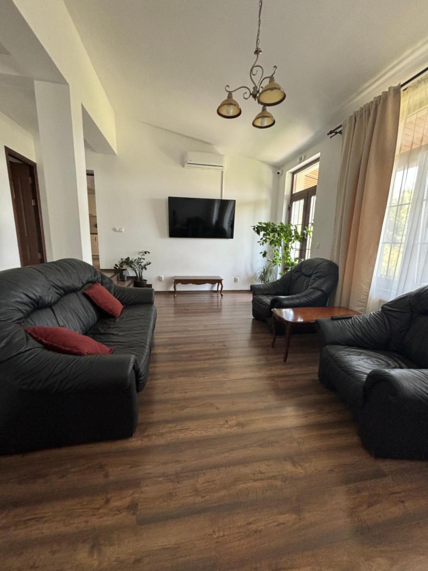 Pensiunea Emelys, Iasi Barnova Exteriér fotografie